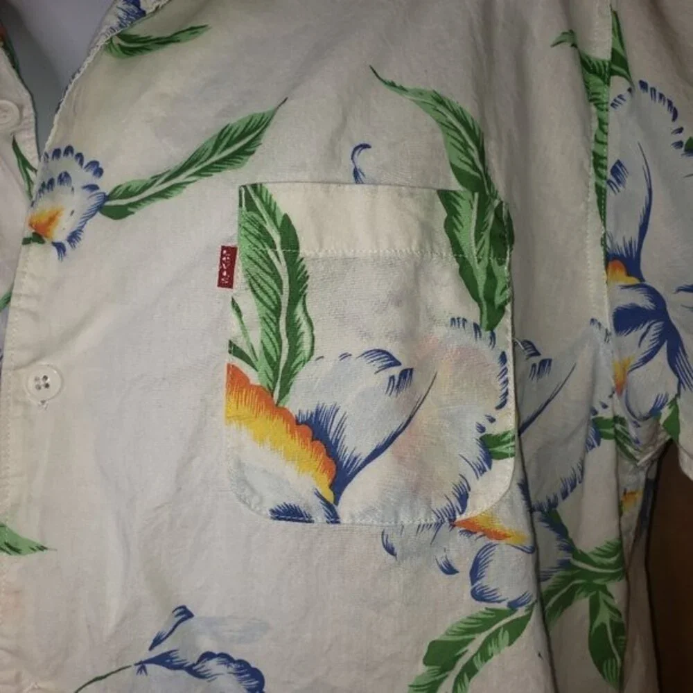 LEVI'S WHITE HAWAIIAN SHORT SLEEVE SHIRT SIZE XXL